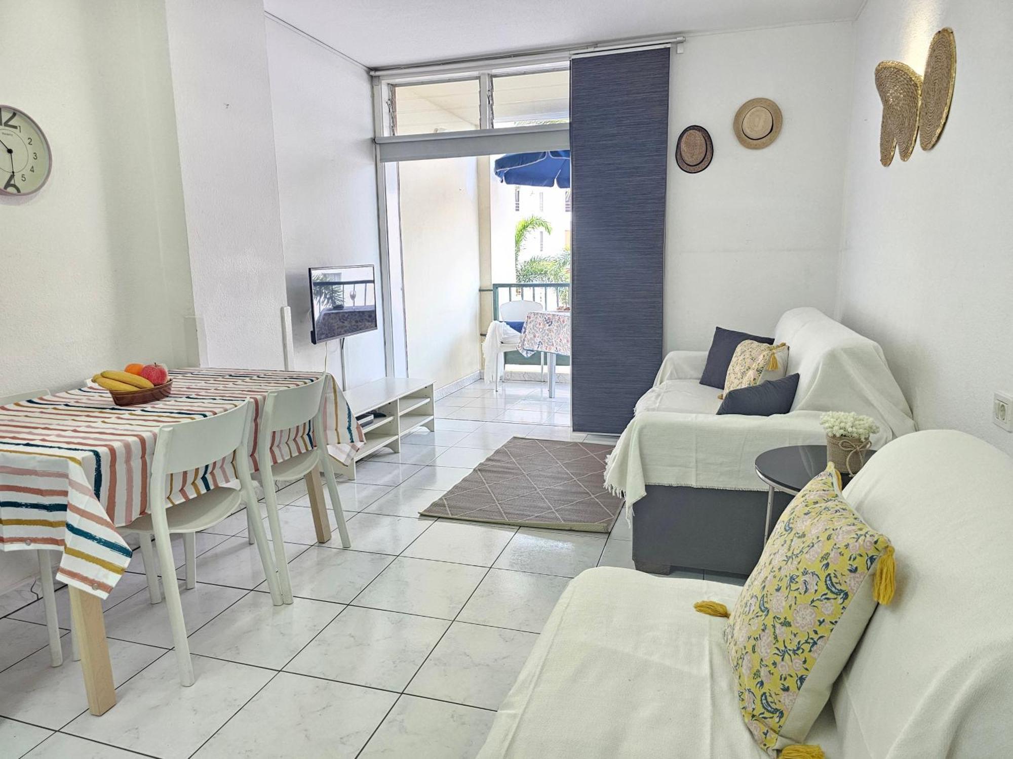 New Ocean Symphony, Cristianos Apartment